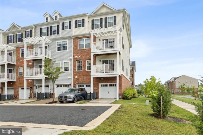 Building Photo - 9454 James MacGowan Ln