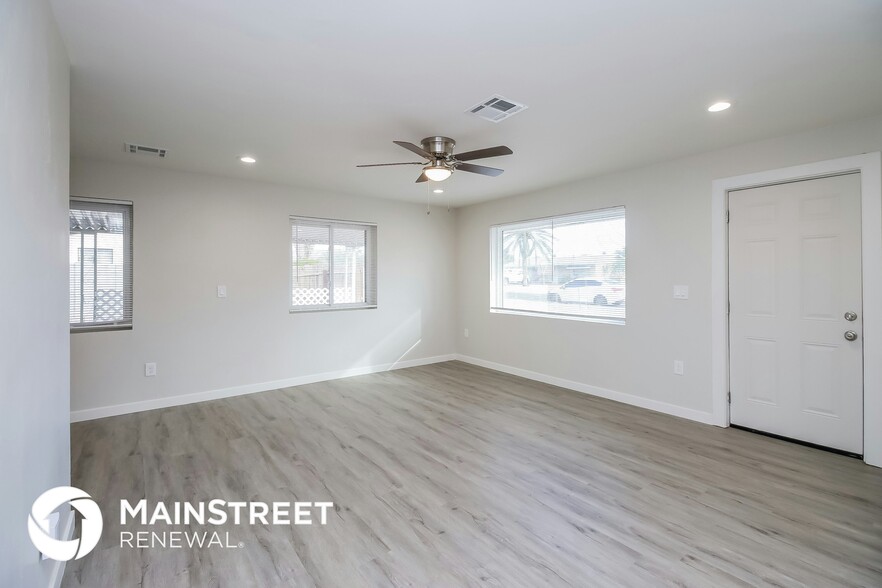 Building Photo - 410 N 97th St
