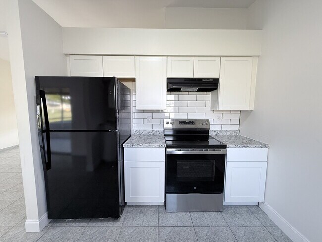 Building Photo - Moving Ready! 3-Bedroom   + 2-Bathroom + Bonus Room