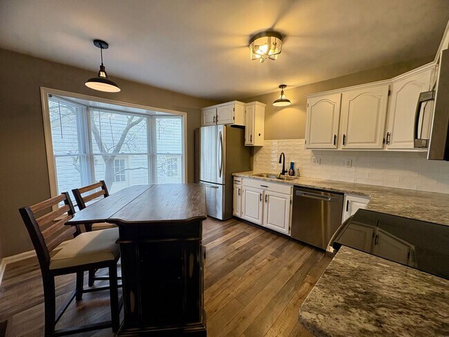 Building Photo - 3 Bedroom 4 Bathroom Available in Hummelstown!