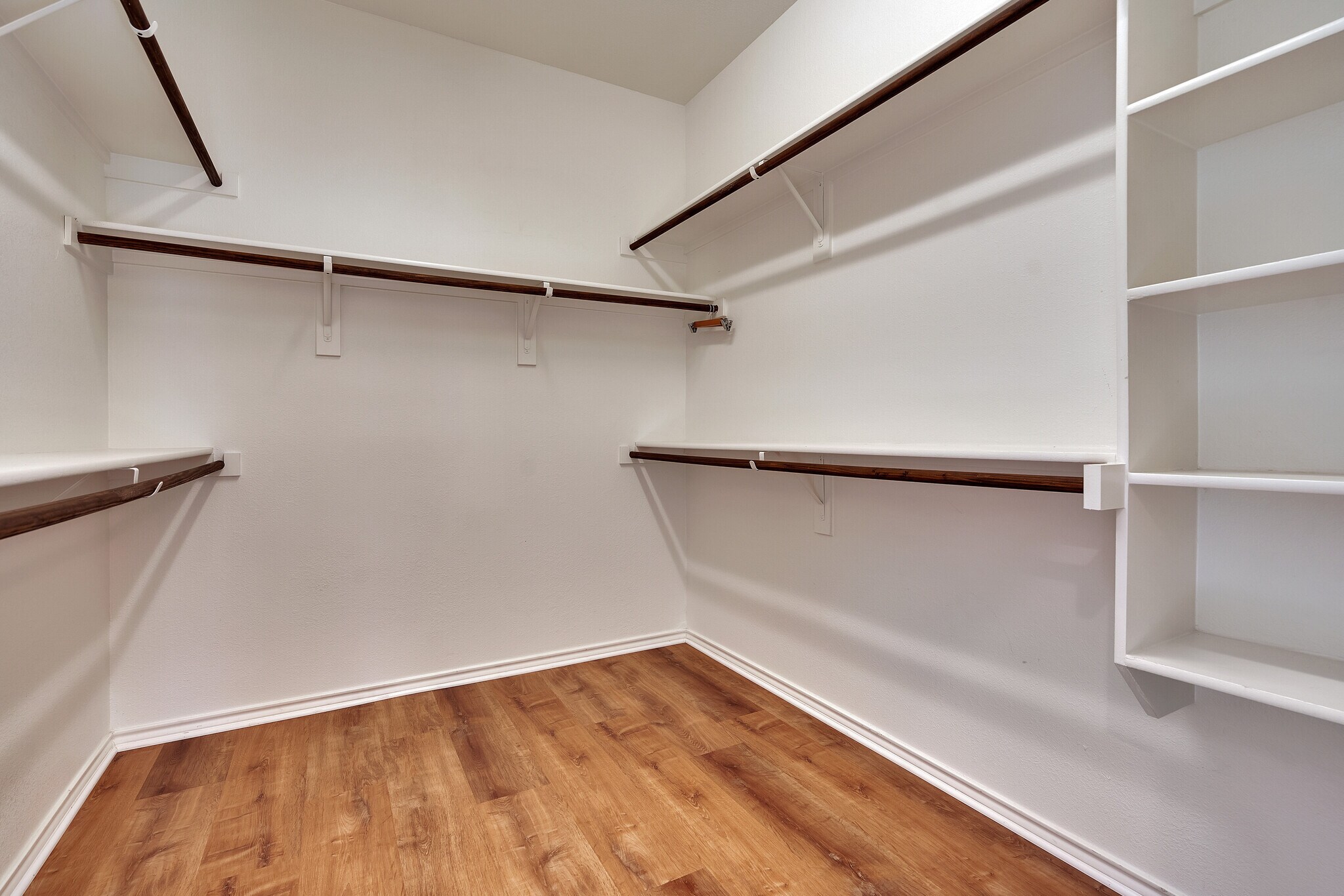 Building Photo - 117 Oakmont Dr