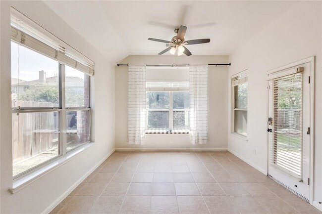 Building Photo - 15524 Belfin Dr