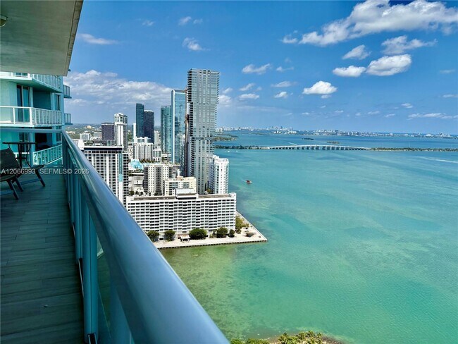 Building Photo - 1800 N Bayshore Dr