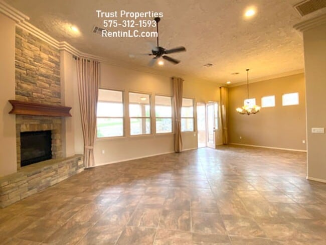 Building Photo - Stunning 4/4 in Sonoma Ranch