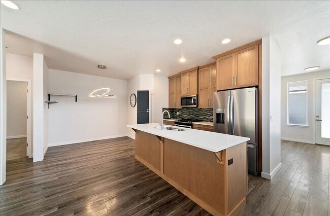 Building Photo - West Boise Bungalow with Modern Upgrades &...