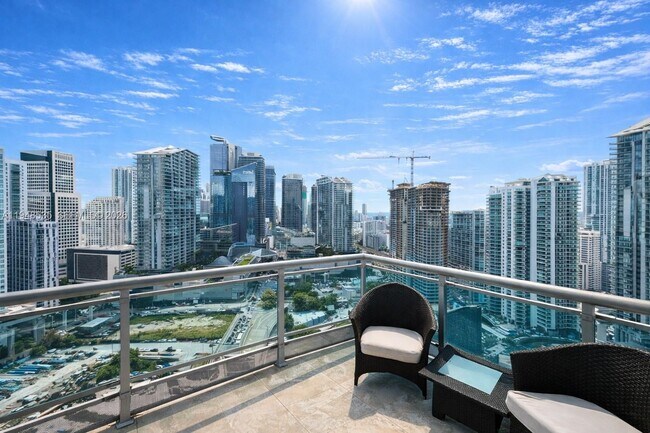 Building Photo - 350 S Miami Ave