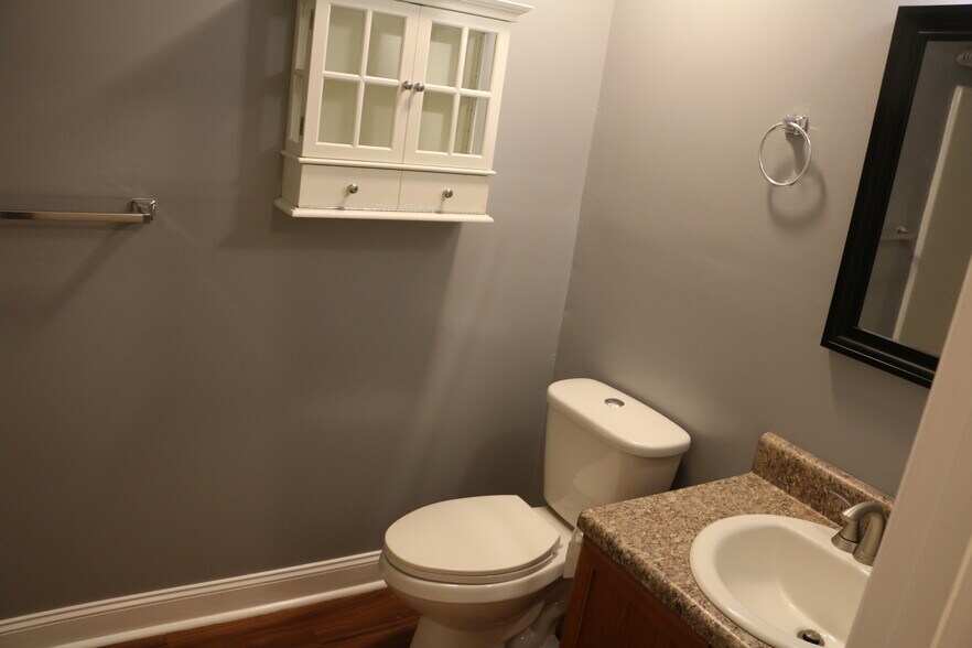 Building Photo - 14 Laurel Leaf Ln