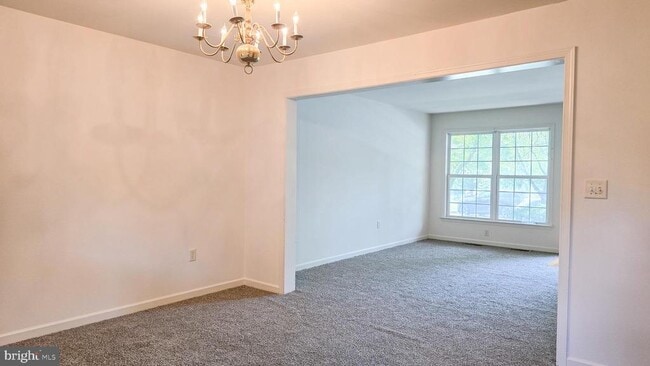 Building Photo - 1227 Cross Creek Dr
