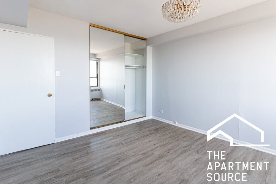 Building Photo - 4180 N Marine Dr