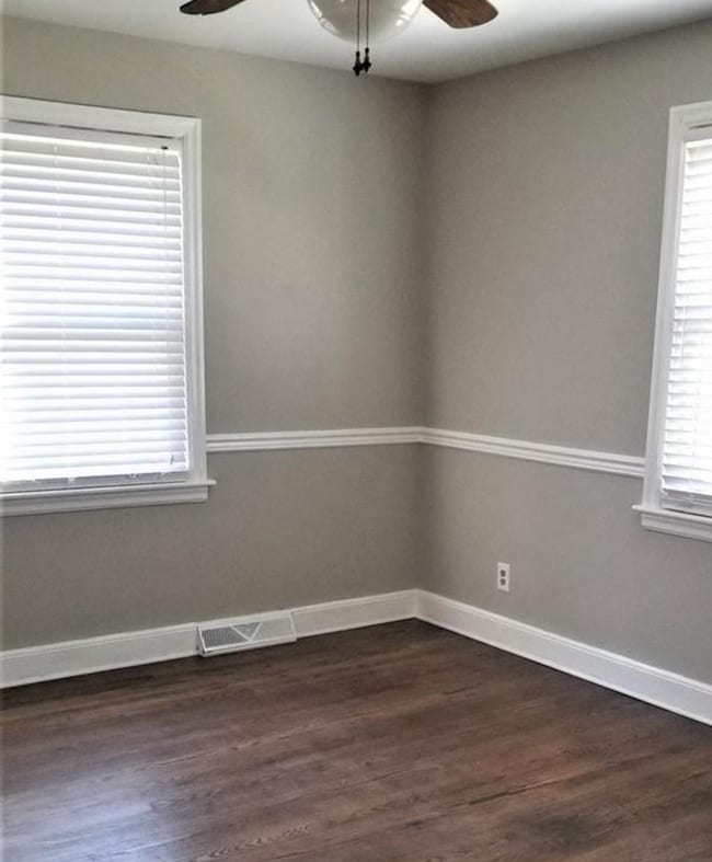 Building Photo - Newly Renovated 3 Bed 3 Bath in Desirable ...