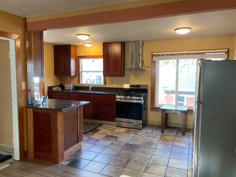 Building Photo - 203 Howard St