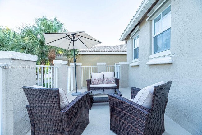 Building Photo - 4832 SW 159th Ave