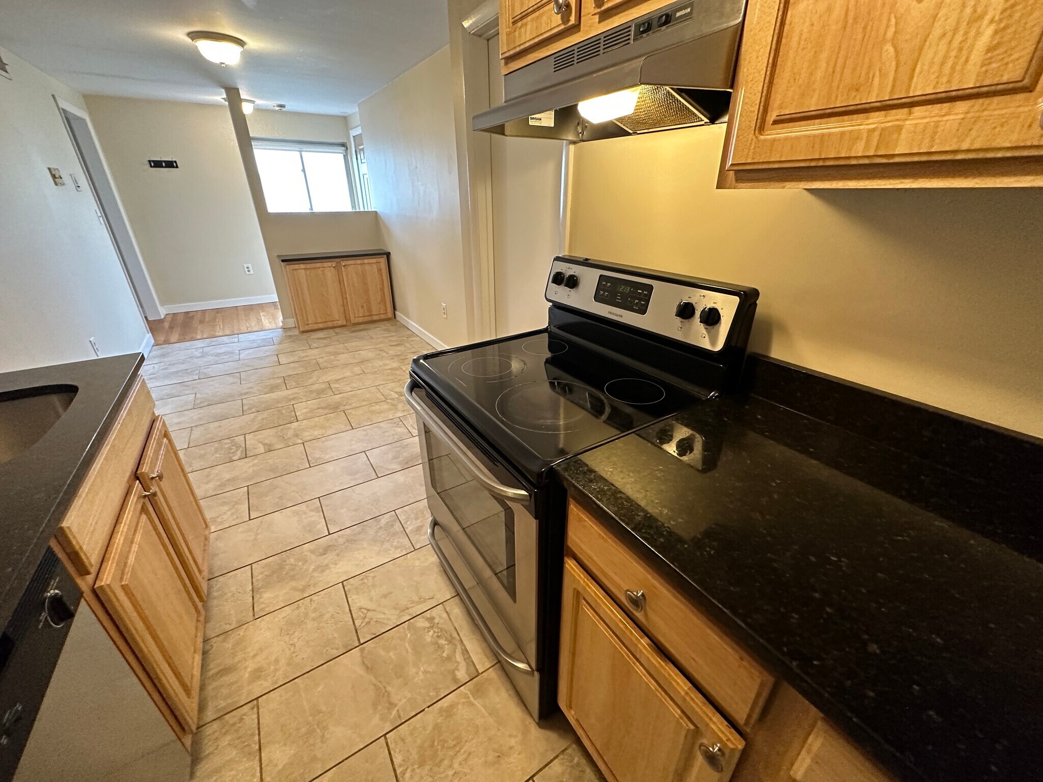 Building Photo - 377 Dorchester St