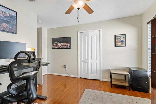 Building Photo - 545 Tuscanny St