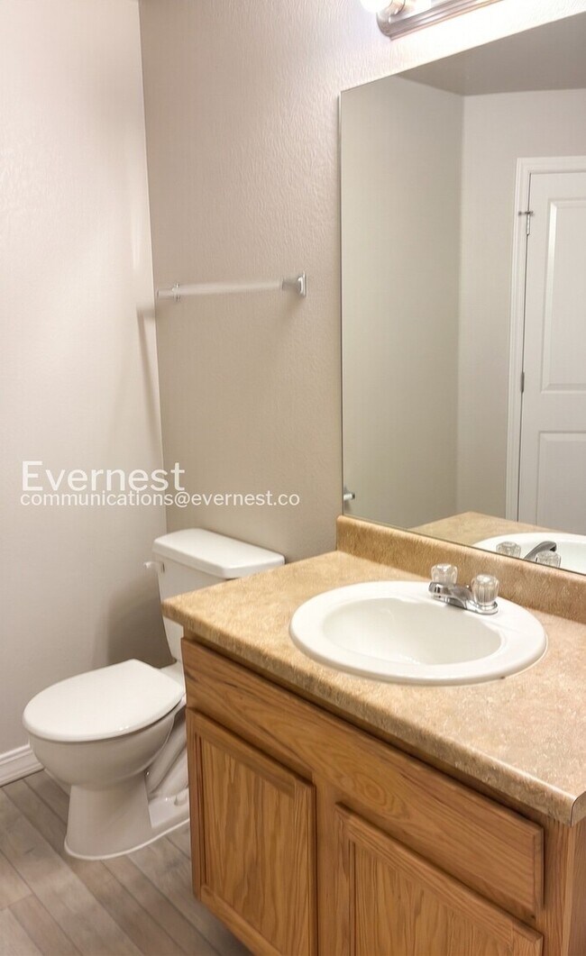 Building Photo - 3 Bed & 2 Bath Condo in Fort Collins / Coming Soon!