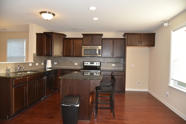 Building Photo - Beautiful home in Charlotte!