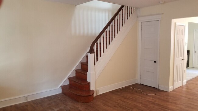 Building Photo - Enclosed Porch Row - West Philadelphia