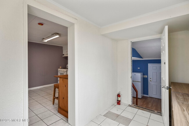 Building Photo - 811 US-9