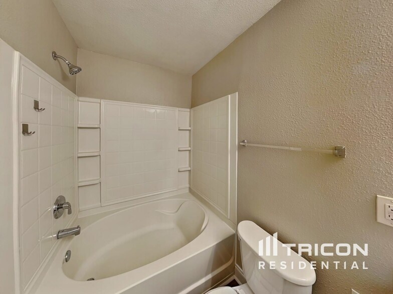 Building Photo - 3935 Kellybrook Dr