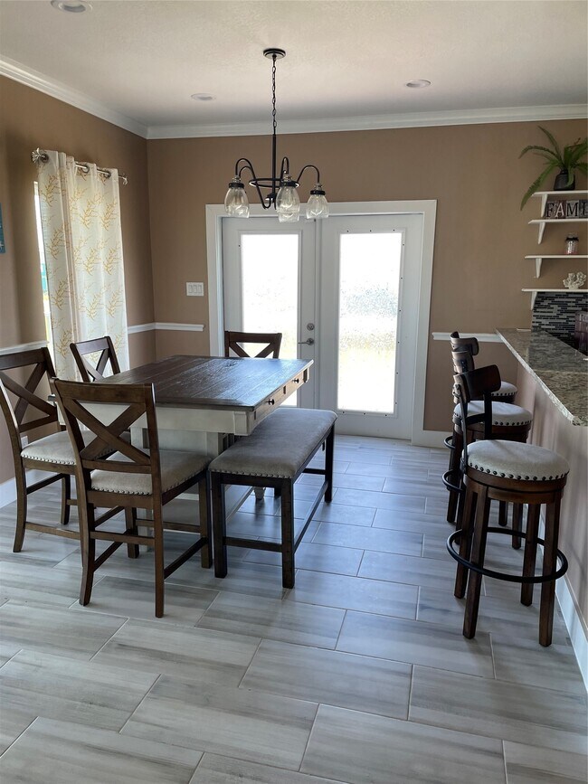 Building Photo - 22903 Miramar Dr