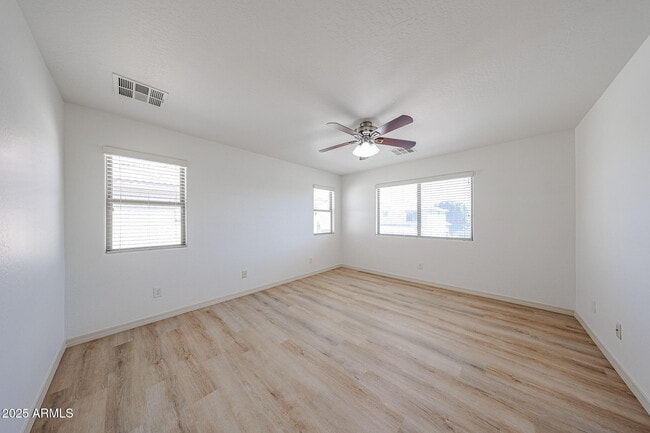 Building Photo - 17435 W Saguaro Ln