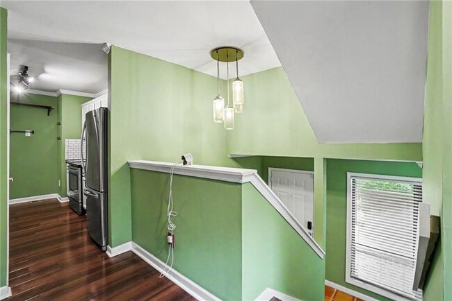 Building Photo - 1006 Creatwood Cir