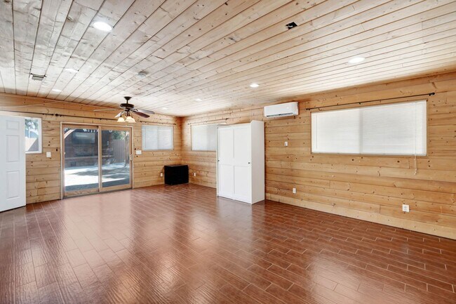 Building Photo - Single-Story 3 Bedroom (+1 Bonus Room and ...