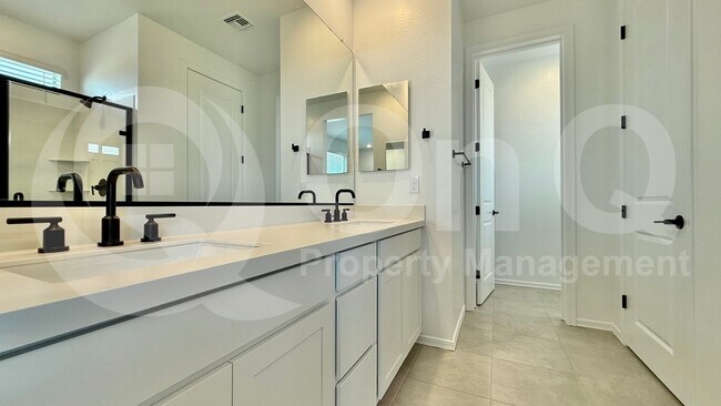 Building Photo - 24172 W Raymond St