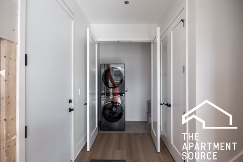 Building Photo - 1620 W Grand Ave