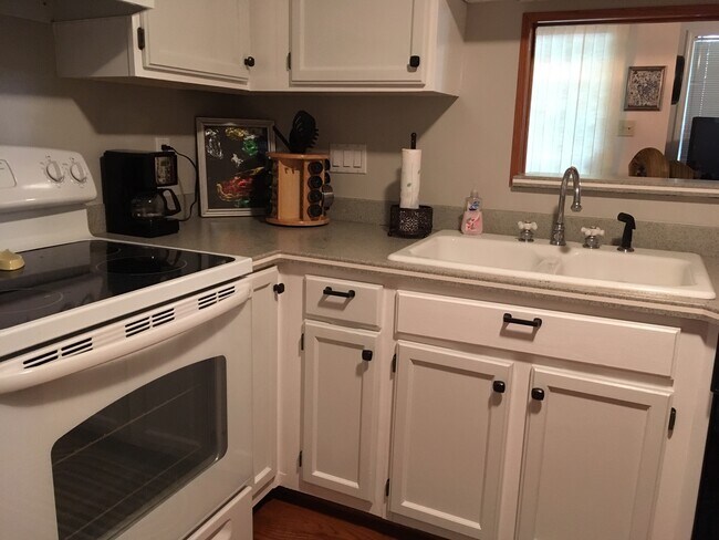 Kitchen - 6140 Gray Gate Ln