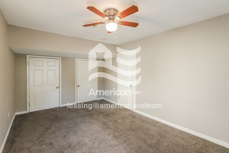 Building Photo - 7937 Park Ave