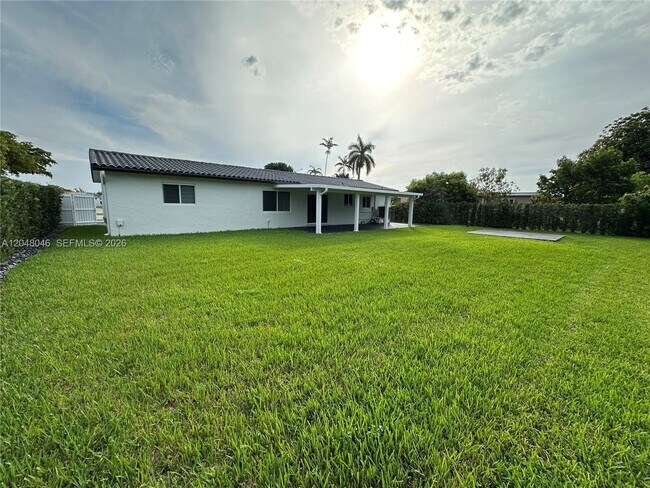Building Photo - 10790 SW 66th Dr