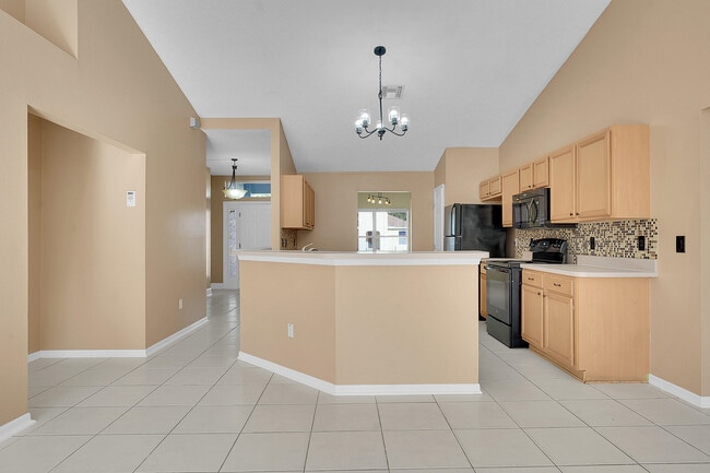 Building Photo - 2518 SE Cooper Ln