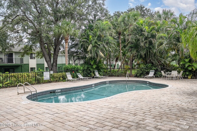 Building Photo - 2224 Flower Tree Cir