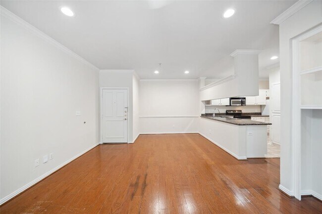 Building Photo - 2111 Welch St