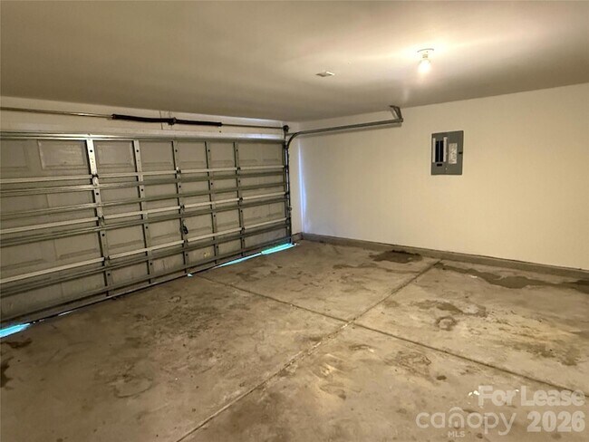 Building Photo - 6319 Elliott Dr