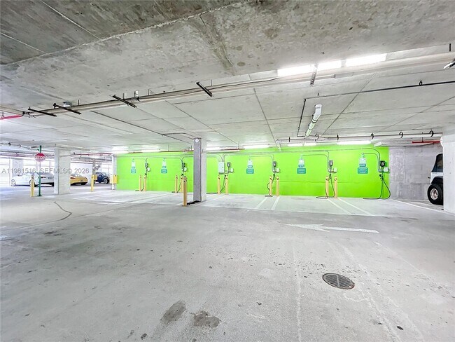 Building Photo - 690 SW 1st Ct