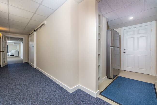 Building Photo - 43 Butternut Rd