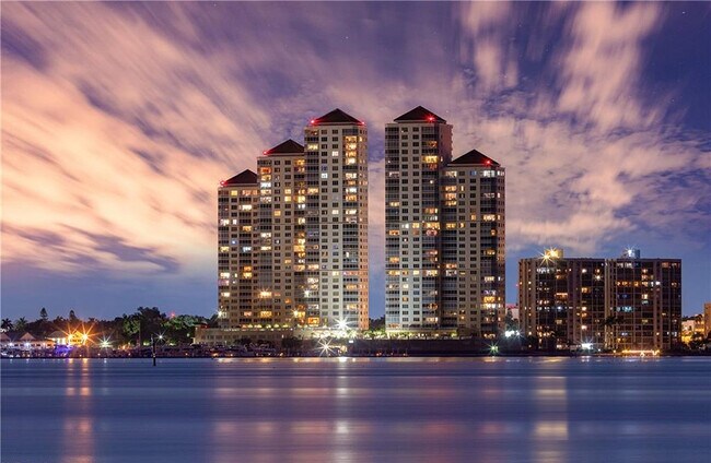 Building Photo - 2104 W First St