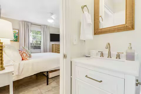 Building Photo - 713 Penn St