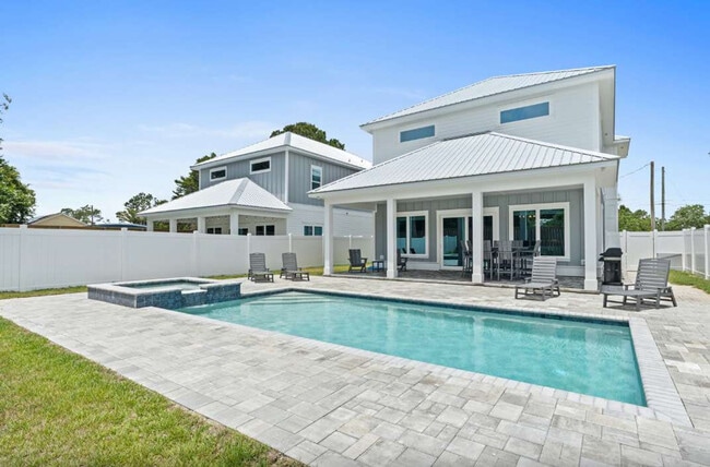 Building Photo - 322 E Lakeshore Dr