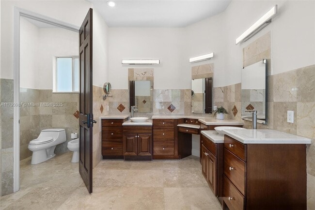 Building Photo - 9400 SW 93rd Ct