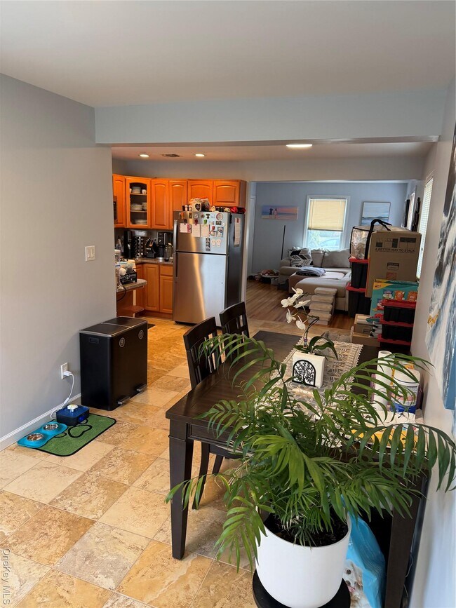 Building Photo - 222 Colonial Ave