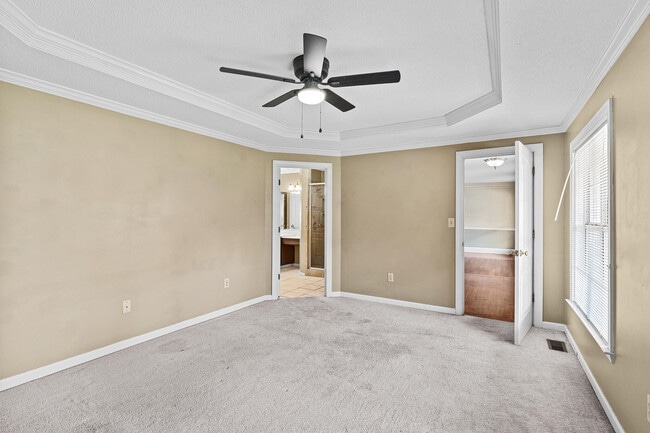 Building Photo - 15 Mulberry Ln