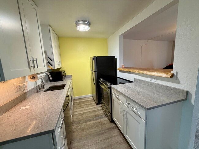 Building Photo - 22985 Marine View Dr S