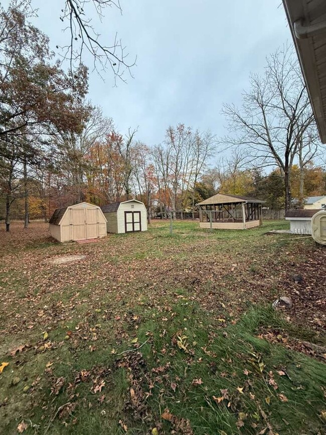 Building Photo - 153 Cedar Swamp Rd