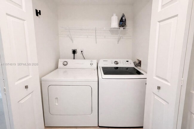 Building Photo - 610 Clematis St