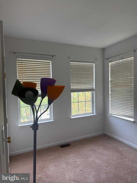 Building Photo - 8469 Silverdale Rd