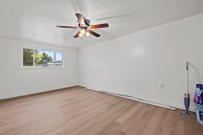 Building Photo - Poplar