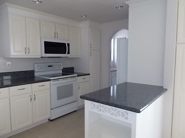 Building Photo - Fantastic 2Br/2Ba Single Level Home in Bernardo Heights